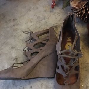 Mia wedge heels
